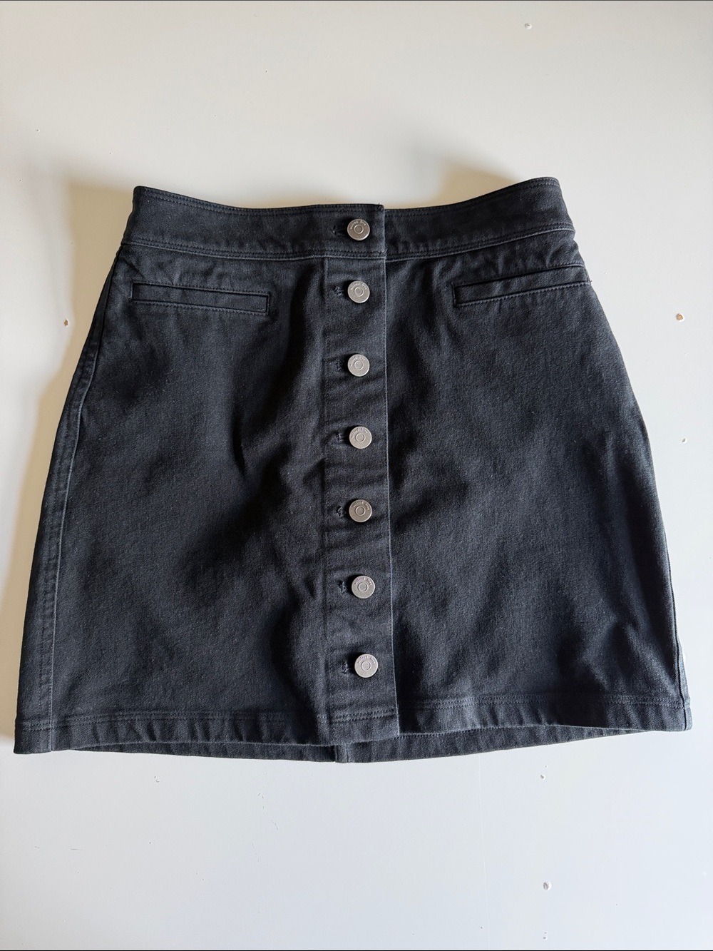 Aritzia Wilfred Black Button-Front Skirt